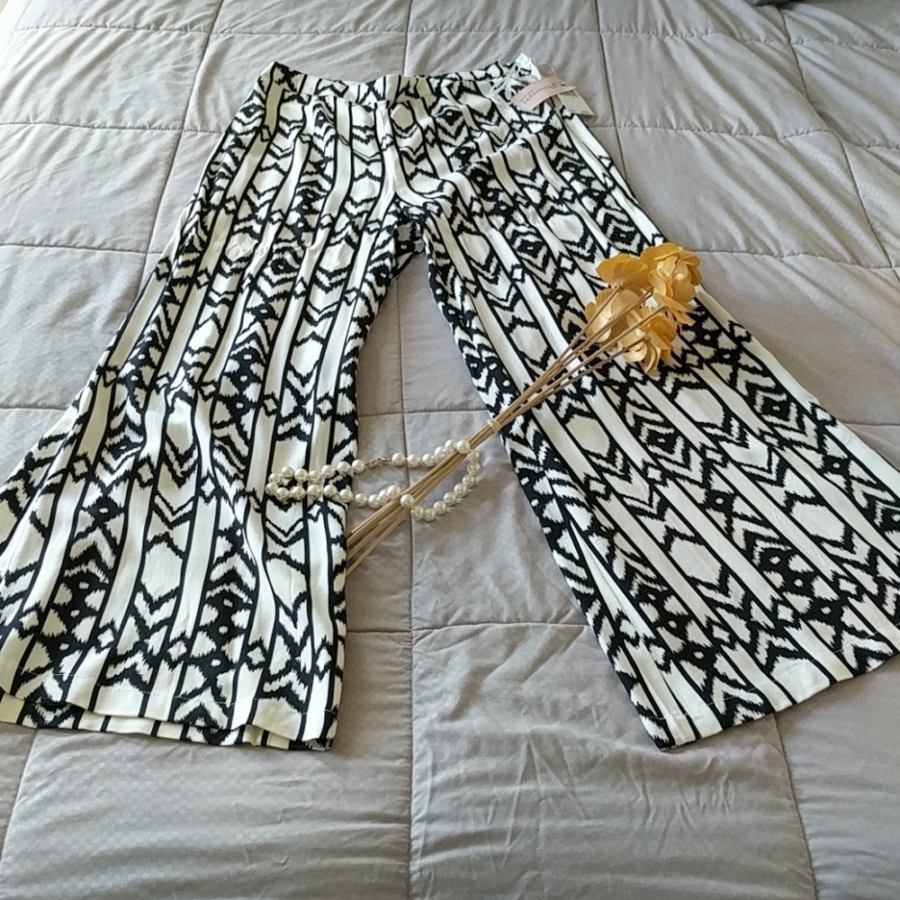 NWT Philosophy flowy/flare pants